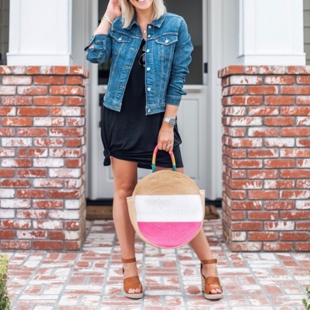 Circle Pink & White Straw Beach Vacay Tote - Picture 3 of 6